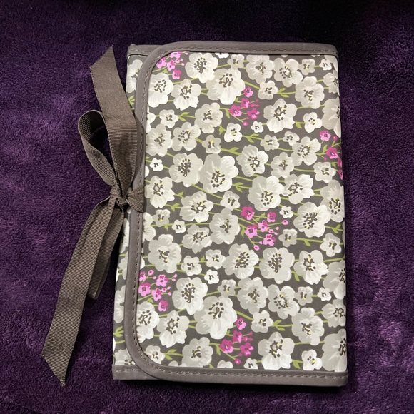 Thirty-One Fold-N-Go Brown Floral Design Tri Fold w/ Tie & Pocket Elastic - Picture 2 of 6